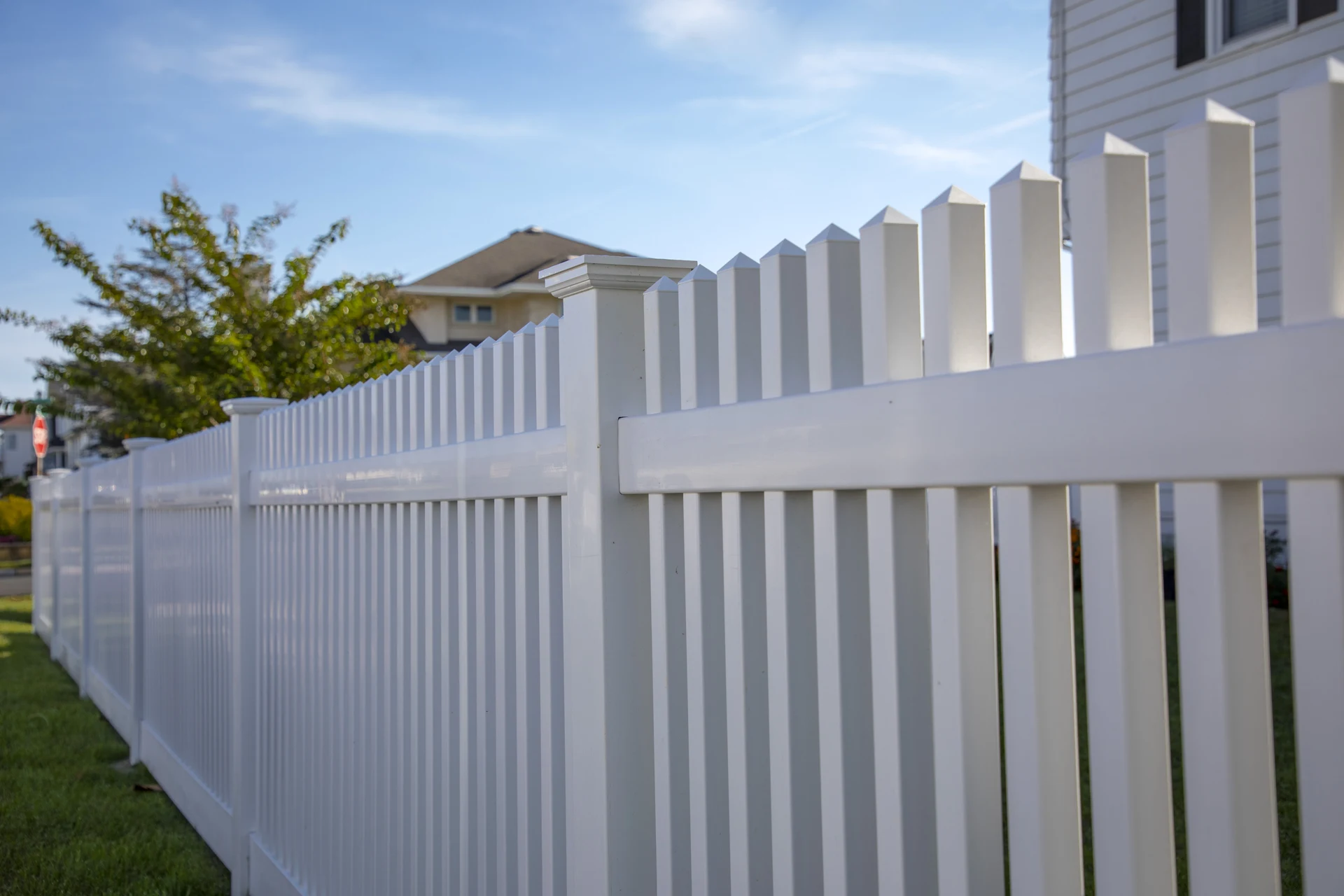 White vinyl tongue-groove privacy fence pricing — Overland Park, KS — RKC Wood Care Pros