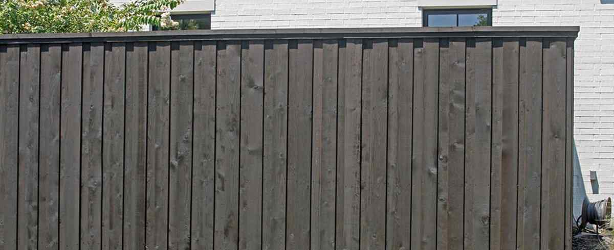 Shadow box cedar fence with air-gap design in Gardner, KS — RKC Wood Care Pros